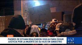 Familiares del menor fallecido en el accidente de Caupicho se concentraron para rechazar la libertad condicional otorgada al chofer del bus involucrado. Un reportaje de Brigette Mancheno