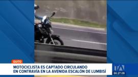Un nuevo acto de imprudencia vial quedó registrado en video.  Testigos denunciaron que un motociclista avanzaba a gran velocidad y en contravía. Un reportaje de Juan Miguel Rodríguez