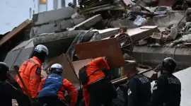 Equipos de rescatistas de varios países permanecen en Venezuela tras los terremotos del 24 de junio de 2026.