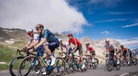 ciclistas en competencia del Tour de Francia
