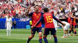 Mikel Oyarzabal festeja el gol de España a Austria por el Mundial 2026.