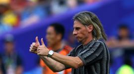 Estadio de Kansas City, Kansas City, Misuri, EE. UU. - 20 de junio de 2026. El entrenador de Ecuador, Sebastián Beccacece, reacciona durante el partido.
