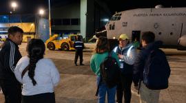 Ecuatorianos, que vivían en Venezuela, regresaron al país tras los terremotos.