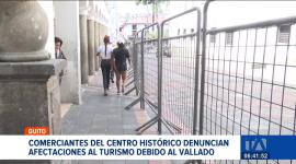 El Municipio de Quito reiteró su llamado urgente para liberar los accesos peatonales al corazón del Centro Histórico. Comerciantes de la zona respaldan la iniciativa. Un reportaje de Stephany Paz