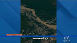 Organismos de socorro como el Ejército, Policía y Bomberos continúan trabajando en la zona cero tras dos días del desastre ambiental. Un reportaje de Belén Merizalde