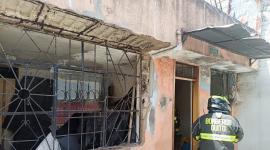 La vivienda de un adulto mayor resultó afectada por una deflagración.