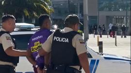 José Hernández, jugador de Mushuc Runa, fue detenido en Quito durante el partido contra U. Católica.