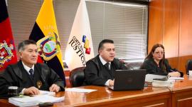El Tribunal de juicio está conformado por Manuel Cabrera, Daniella Camacho y Julio Inga.