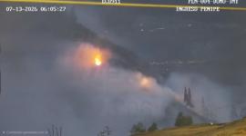 Un incendio forestal se reactiva en Guano y amenaza la vegetación en La Providencia