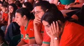 Aficionados de Marruecos observan la retransmisión del partido con Francia, el jueves en el estadio Moulay Abdellah de Rabat.
