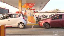 El ministro Juan Carlos Blum justificó el incremento de 20 centavos por galón en los combustibles mientras mantiene la alerta energética. Un reportaje de Astrid Singre
