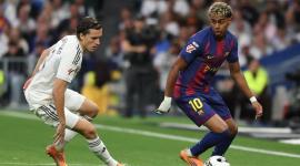 Lamine Yamal en un partido del FC Barcelona ante el Real Madrid.