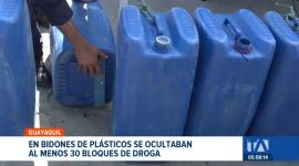 Una patrulla marítima interceptó una embarcación sospechosa que transportaba 73 bidones cargados de droga atribuida a 'Los Lobos'. Un reportaje de Jazmín Solís