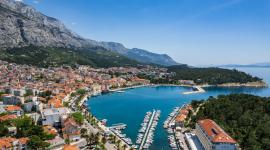 Makarska aplica restricciones al alcohol para controlar el turismo nocturno