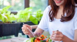Una de cada tres personas en el mundo carece de alimentación saludable.