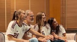 El Rey de España junto a su familia durante el partido de 'La Roja' contra Francia.