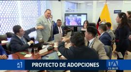En medio de incidentes verbales, la mesa de Transparencia avaló el documento para segundo debate, bajando el plazo de trámite a un año. Un reportaje de Karen Haro
