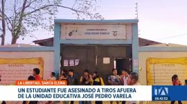 En el cantón La Libertad, provincia de Santa Elena, un estudiante fue asesinado en los exteriores de una institución educativa. Un reportaje de Ever Moreira