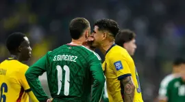 Santiago Giménez habla sobre Piero Hincapié y su viral conversación en el partido México vs. Ecuador