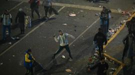 Fanáticos argentinos protagonizaron disturbios en el Obelisco, de Buenos Aires.