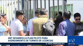 Usuarios reportan caos y aglomeraciones en los exteriores de la ANT tras la implementación del nuevo mecanismo de turnos para licencias. Un reportaje de Nathalie Jiménez
