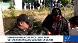 Usuarios denuncian falta de información desde la ANT sobre el nuevo sistema de turnos para obtener la licencia de conducir. Se reportan largas filas y caos. Un reportaje de Juan Miguel Rodríguez