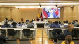 El Concejo Metropolitano de Quito debate el alza del pasaje en la ciudad.