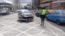 Vehículo del Consejo de la Judicatura sin placas arrolla a una motocicleta