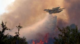 España y Francia enfrentan voraces incendios que han obligado la evacuación de miles de personas.
