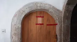La Policía intervino en una vivienda donde se hallaron cinco cadáveres de bebés.