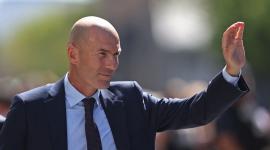 Zinedine Zidane en su llegada para ser presentado como DT de Francia.