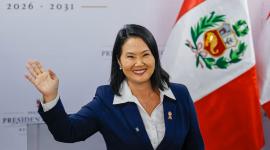 Keiko Fujimori asume la presidencia de Perú tras su ajustada victoria en las urnas.