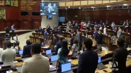 La propuesta legislativa establece el acceso a estos procedimientos para todo tipo de familias en medio de cuestionamientos por su contenido. Un reportaje de Karen Haro