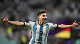 Julián Álvarez festeja un gol con la selección de Argentina en el Mundial 2026.