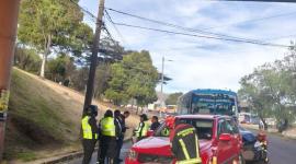 Cinco vehículos chocaron en el Intercambiador de Carcelén, en el norte de Quito.
