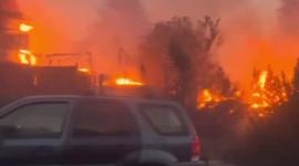 Incendio forestal afecta a viviendas en el estado de Washington, Estados Unidos.