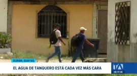 El abastecimiento mediante tanqueros se vuelve cada vez más costoso para Durán. Habitantes denuncian cobros e incrementos sin autorización. Un reportaje de Jazmín Solís