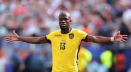 Enner Valencia con la camiseta de la Selección de Ecuador