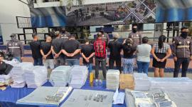 10 personas fueron detenidas por presuntamente falsificar documentos de revisión vehicular.