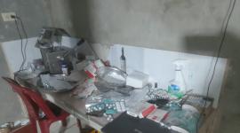 Autoridades hallaron insumos para fabricar medicinas clandestinas en Flor de Bastión, Guayaquil.