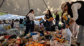 Ecuador habilitó centros de acopio para ayudar a los afectados por el terremoto de 7.4 en Colombia.