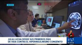 Pese a contar con una acción de protección favorable, los padres de la menor denuncian que la casa de salud no ha importado el medicamento necesario. Un reportaje de Nathalie Jiménez