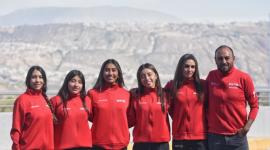 El quipo femenino posa antes de viajar a Guatemala para la comptencia ciclística.