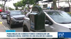 La iniciativa municipal busca evitar el parqueo prolongado en la vía pública, pero genera un intenso debate entre comerciantes y conductores. Un reportaje de Ever Moreira