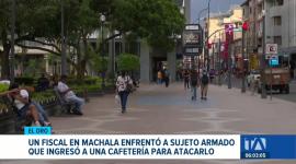Un sujeto armado ingresó violentamente a una cafetería con la intención de atentar contra la vida del funcionario y su abogado. Un reportaje de Catalina García