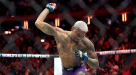 El ecuatoriano Michael Morales al finalizar una pelea de UFC.