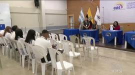 Las delegaciones provinciales registran más de 300 inscripciones en Guayas y decenas de aspirantes a las alcaldías cantonales en Manabí. Un reportaje de Astrid Singre