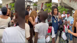 Shakira llega hasta el Chocó donde espera realizar recorridos y brindar ayuda a las personas afectadas por el terremoto de 7.4 en Colombia.