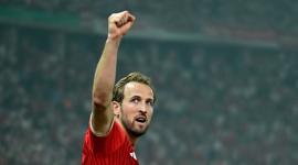 El delantero inglés del Bayern de Múnich, Harry Kane (n.º 9), celebra el gol que supuso el 2-0 durante la final de la Copa de Alemania (DFB-Pokal) entre el FC Bayern de Múnich y el VfB Stuttgart.