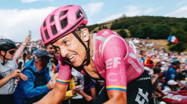 Richard Carapaz se alista para la Vuelta a España.